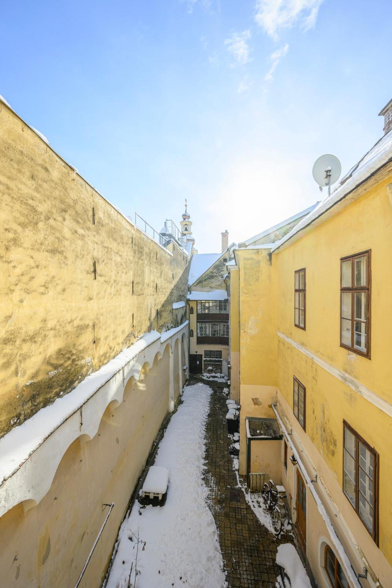 City Center Moedling Мёдлинг Экстерьер фото